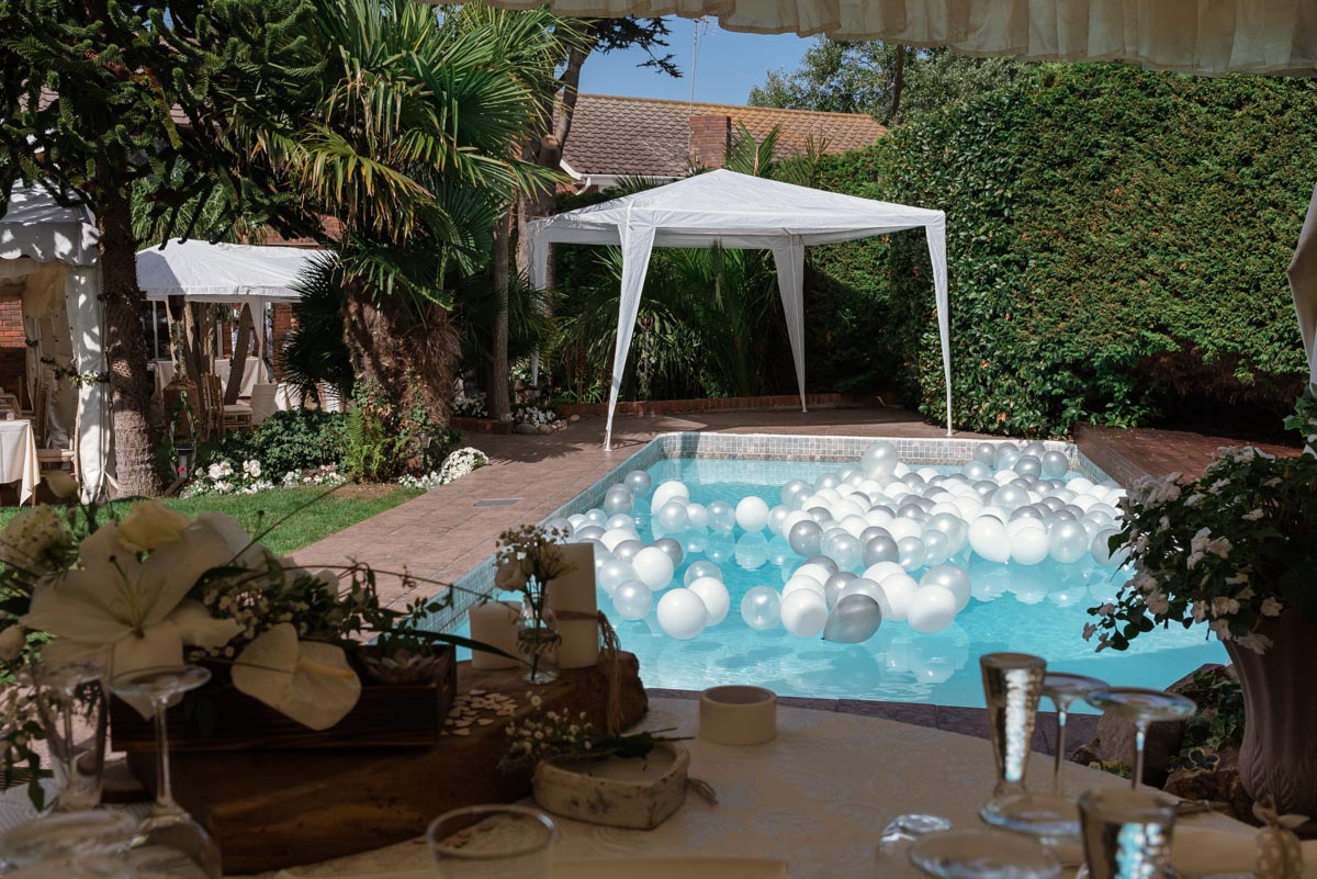 Backyard wedding in Broadstairs in Kent